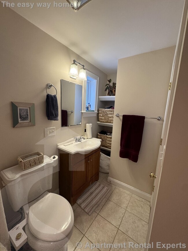 Building Photo - 11 Winthrop Ct