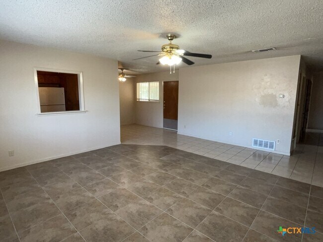 Building Photo - 1502 Linda Ln