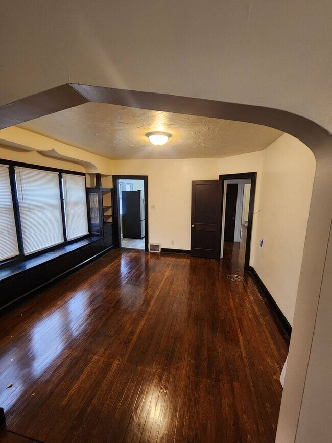Building Photo - 1547 Hillcrest Rd