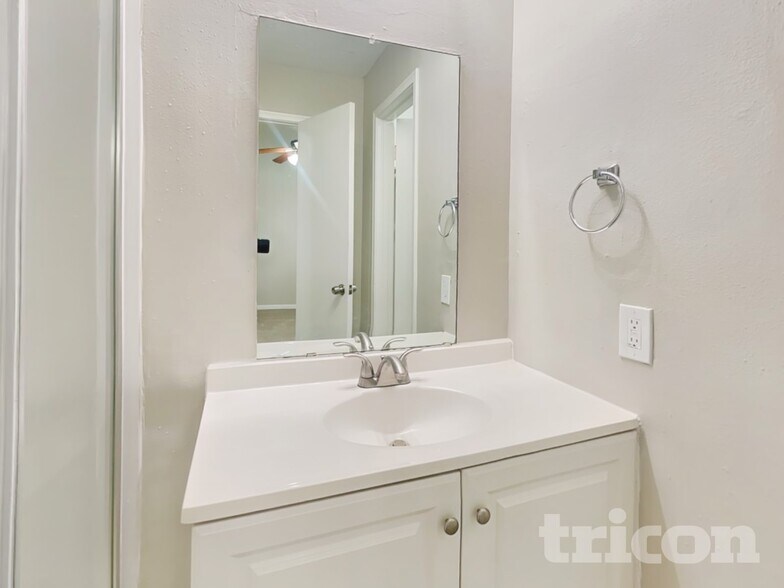 Building Photo - 16307 Bird Dog Ct