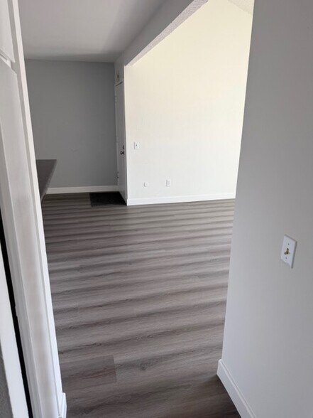 Building Photo - 15220 Ocaso Ave