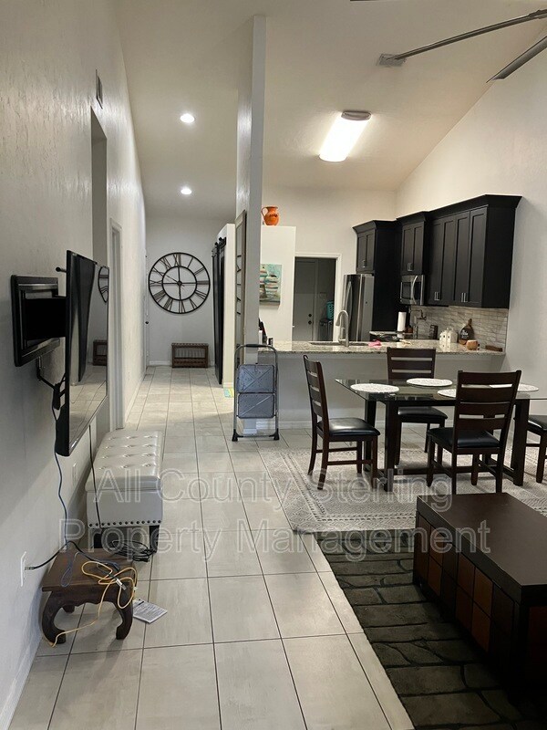 Building Photo - 4700 SW Archer Rd