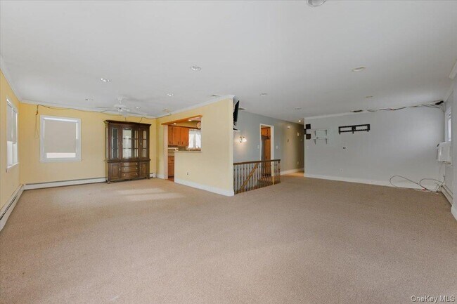 Building Photo - 401 W Walnut St