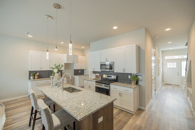 Building Photo - BRAND NEW LUXURY 3 BEDROOM 2.5 BATH TOWNHO...