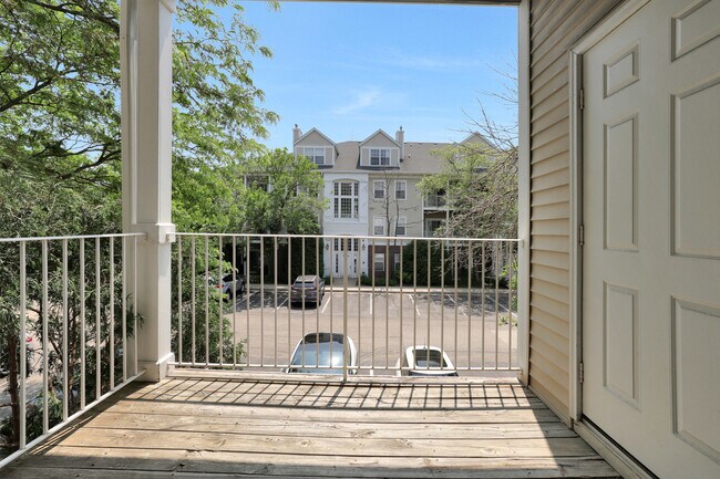 Building Photo - 3317 Stratford Ct