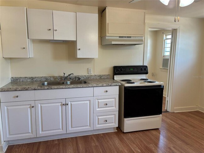 Building Photo - 507 Cleveland Ave SW