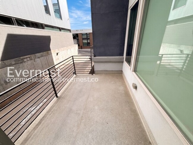 Building Photo - 3 Bed, 3 Bath Home with Garage / Available Soon!