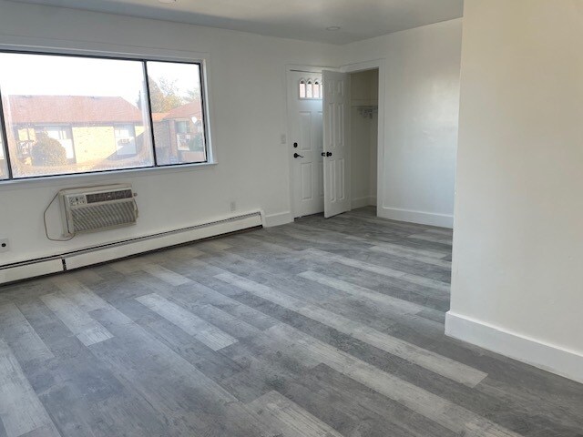 Building Photo - 634 Cricket Ln