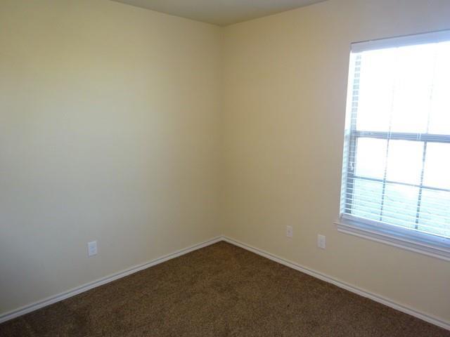 Building Photo - 160 Creekside Villa Dr