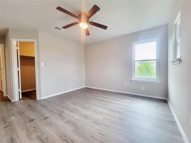 Building Photo - 110 Hays Forest Cove