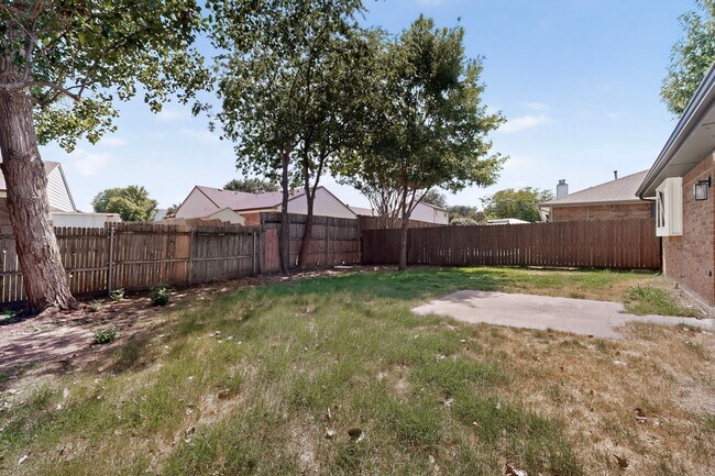 Building Photo - Gem In Flower Mound Waiting On You!!!