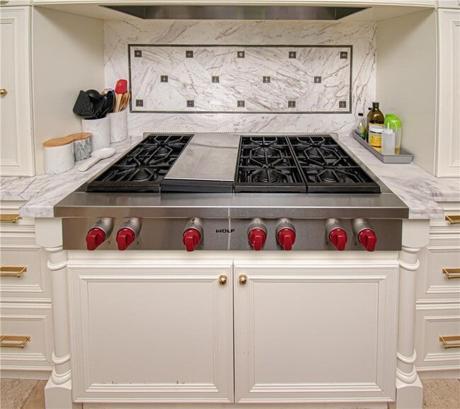 Building Photo - 8208 Twin Lake Dr