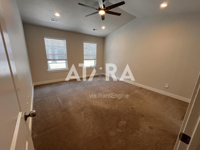 Building Photo - 291 Grace Ln