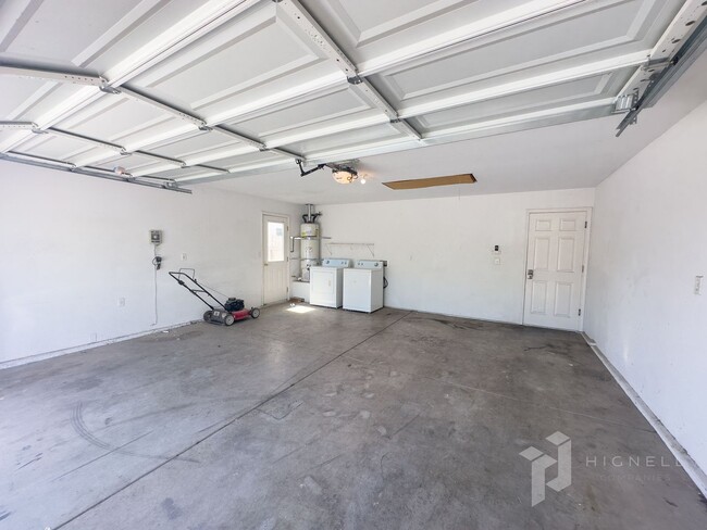 Building Photo - 3 Bedroom, 2 Bath Chico Home!