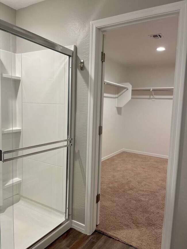 Building Photo - Home in Litchfield Park at Canyon Views! 5bd 3ba! Mountain Views!