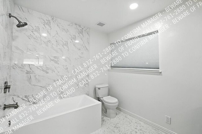 Building Photo - 525 Salem Dr