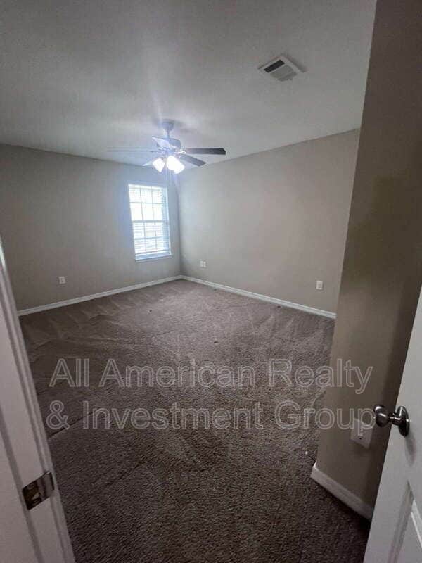Building Photo - 426 Eisenhower Dr
