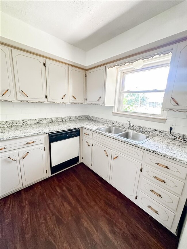 Building Photo - 406 NW 56th St