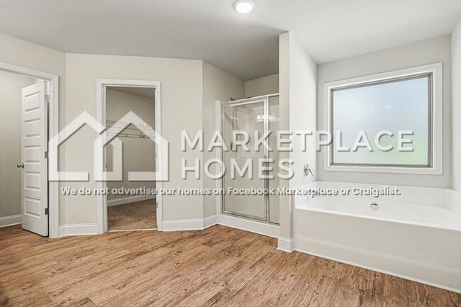 Building Photo - 845 Crescent Ln