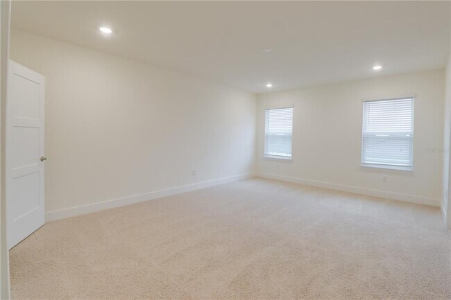 Building Photo - 5212 SW 40th Cir