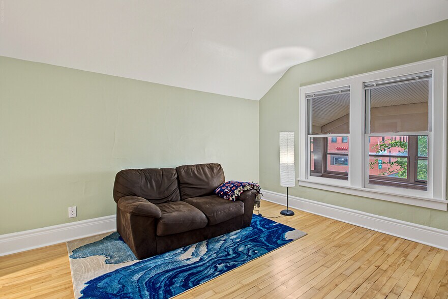 Building Photo - 560 Stryker Ave