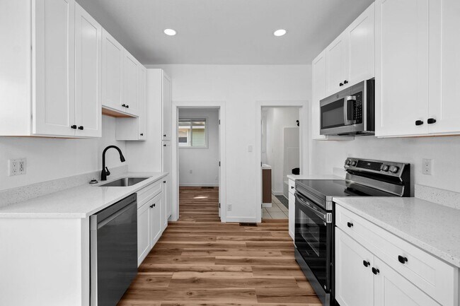 Building Photo - Northeast Spokane Home - Completely Remode...