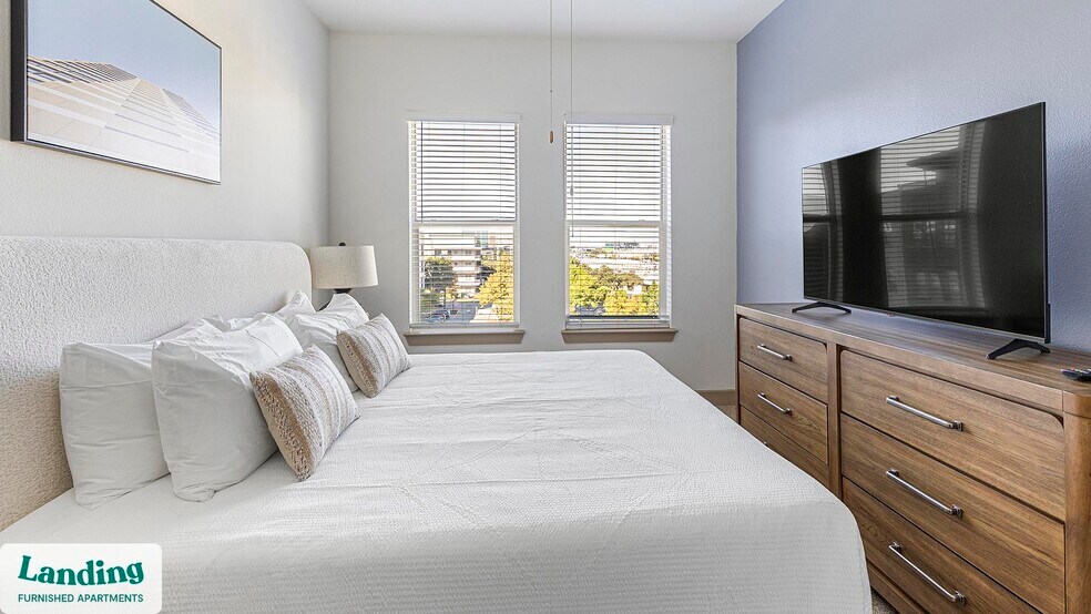 Building Photo - 5005 Galleria Dr