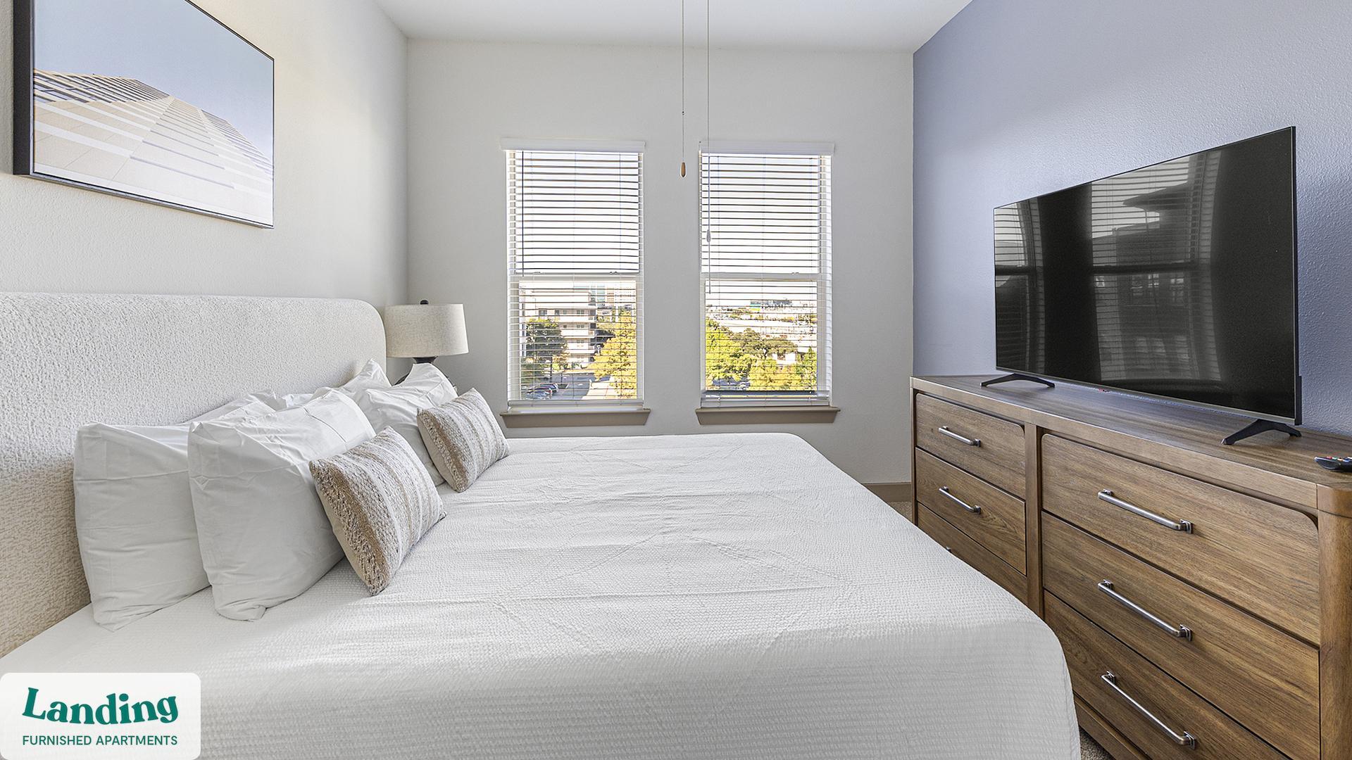 Building Photo - 5005 Galleria Dr