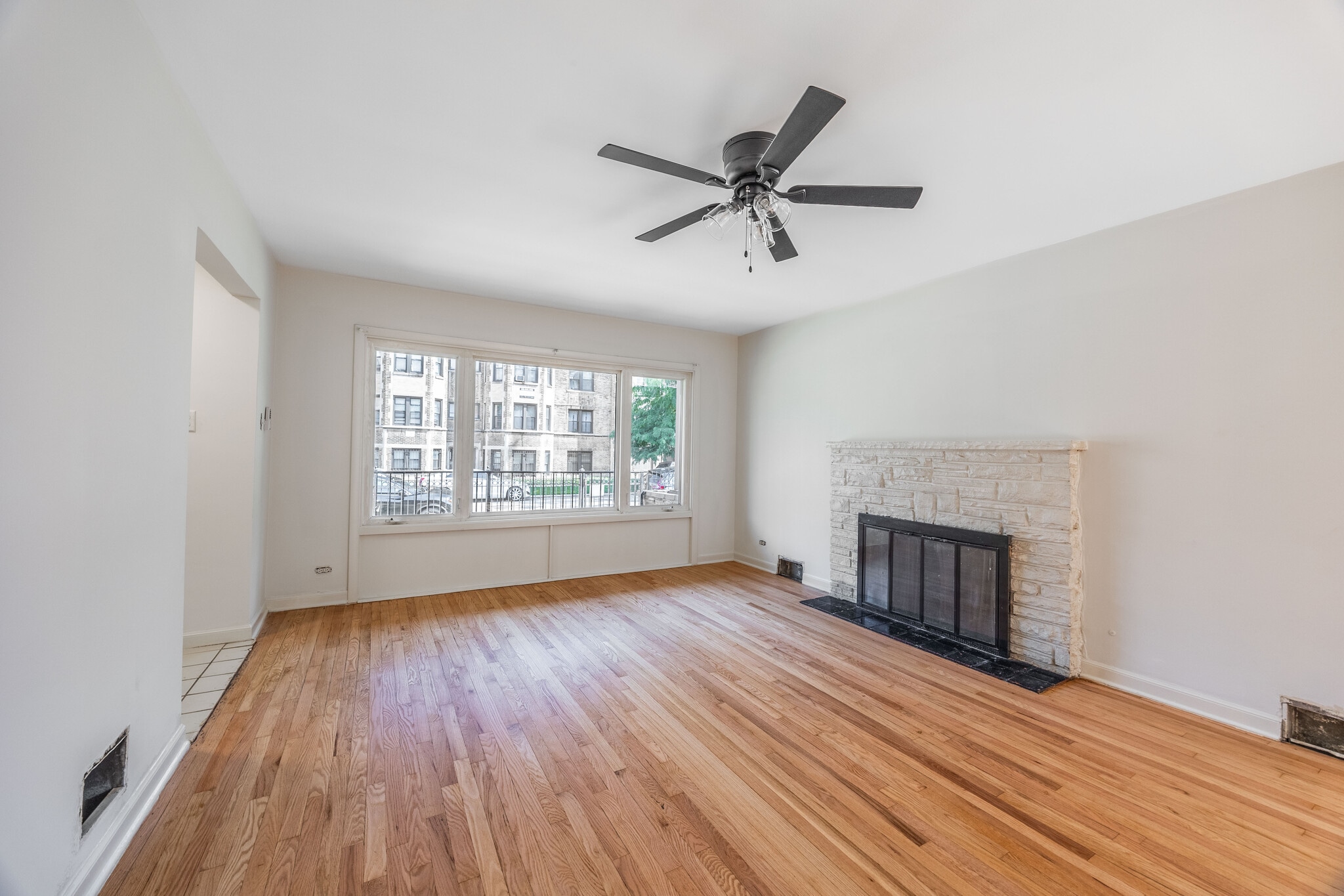 Building Photo - 1749 E 71st Pl