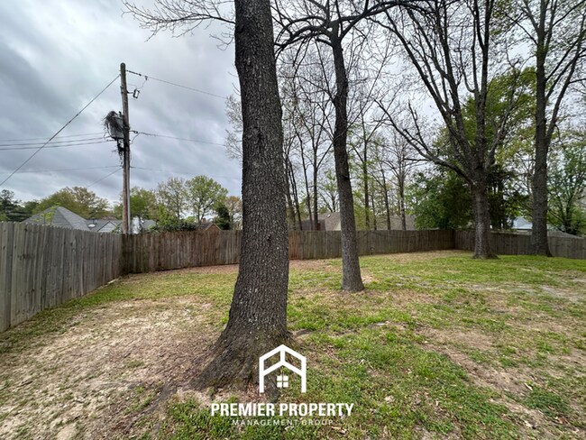 Building Photo - Stunning 4BR Cordova Home | Chef's Kitchen with Island, Formal Dining & Fireplace