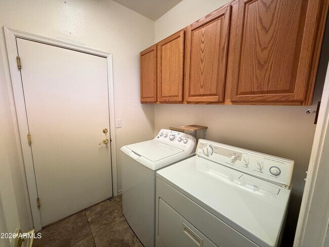Building Photo - 15844 S 23rd Pl