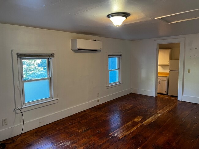 Building Photo - 222 Douglas Ave