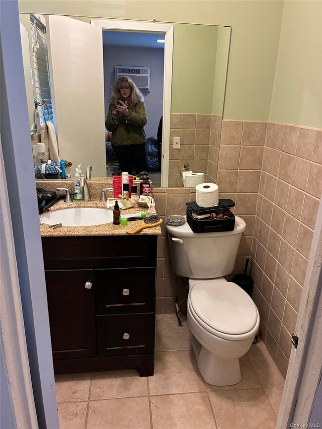 Building Photo - 55 Country Club Ln