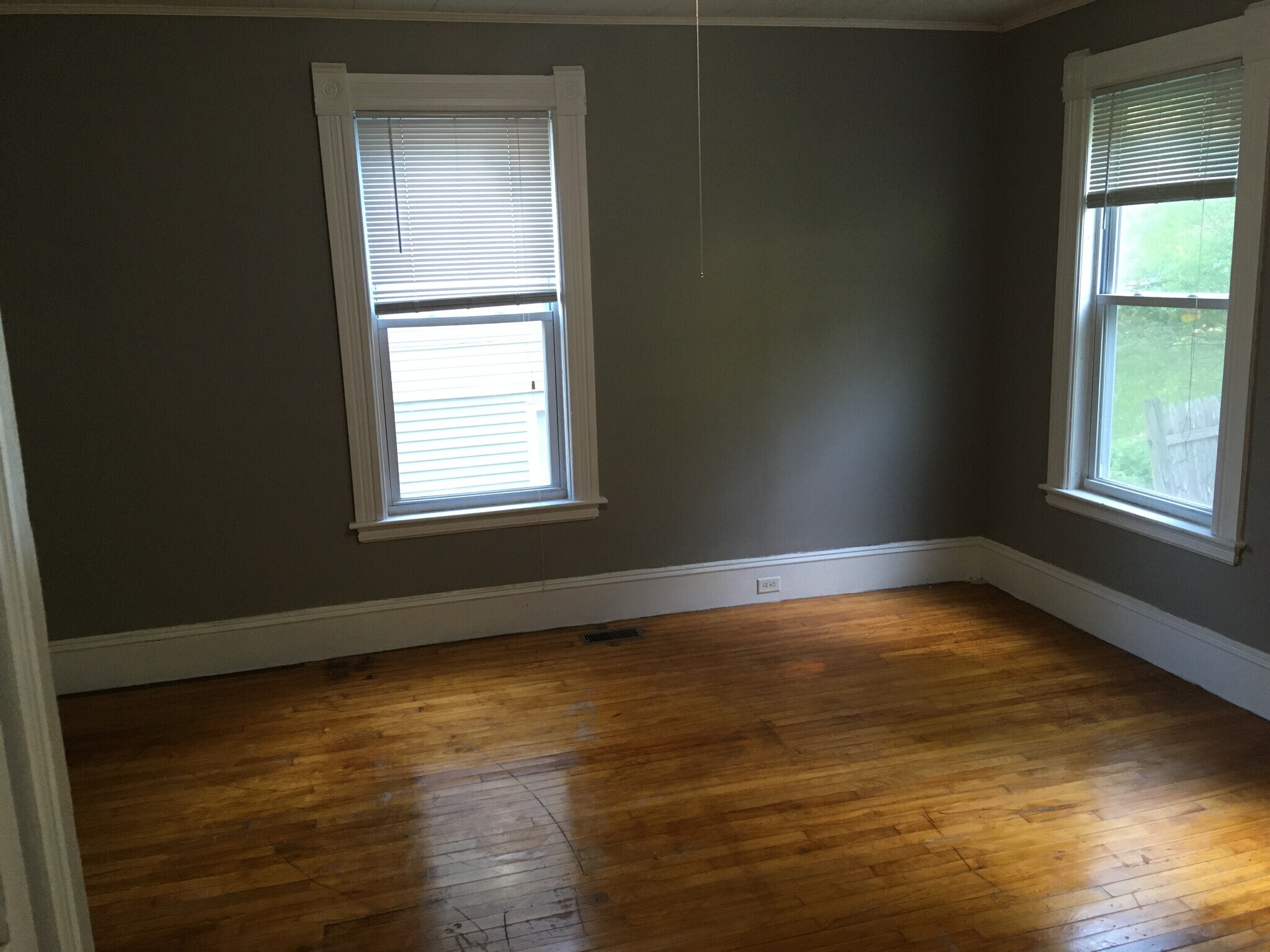 Building Photo - 30 Uxbridge St