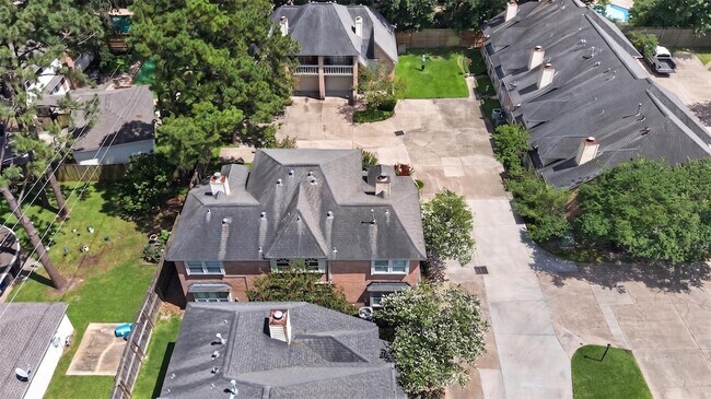 Building Photo - 5515 Strack Rd