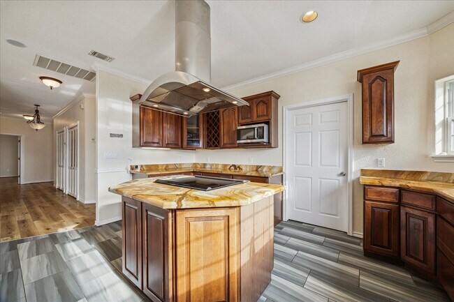 Building Photo - 22621 Bay Point Dr