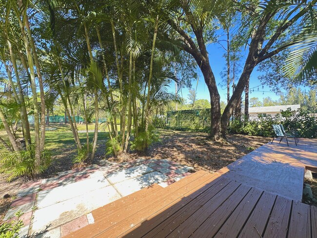 Building Photo - 13619 57th Pl N