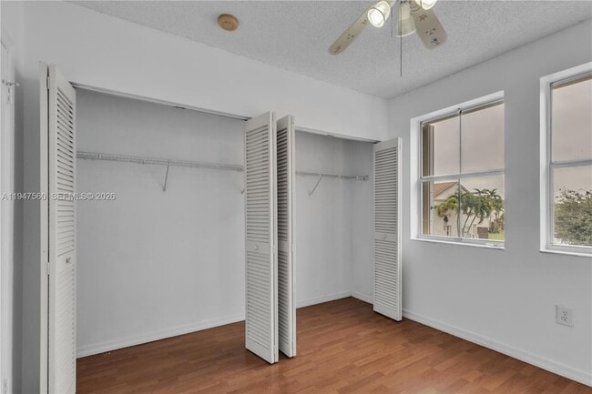 Building Photo - 9193 Fontainebleau Blvd