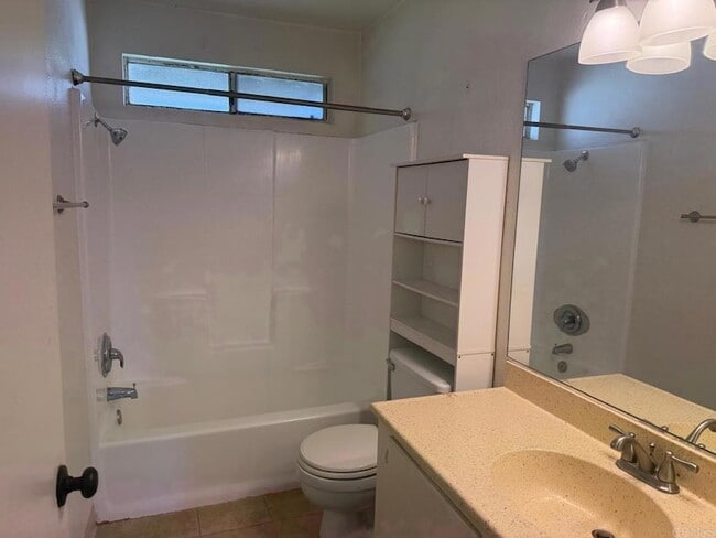 Building Photo - 5130 N River Rd