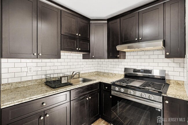 Building Photo - 128 Cricket Ln