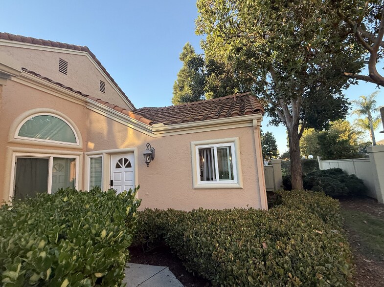 Building Photo - 2109 Northshore Dr