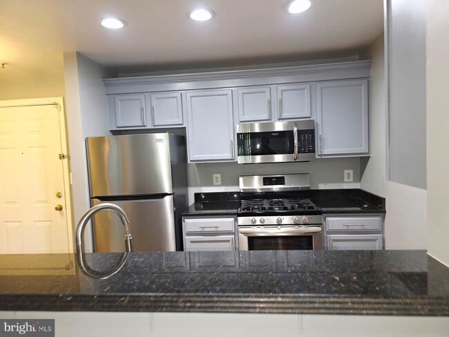 Primary Photo - 13800 Farnsworth Ln