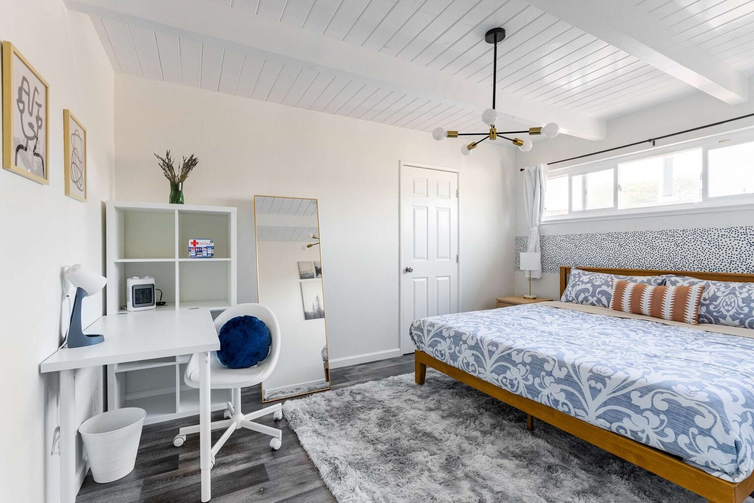 Building Photo - 2312 Bonar St