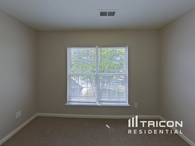 Building Photo - 7135 Tabor Falls Dr