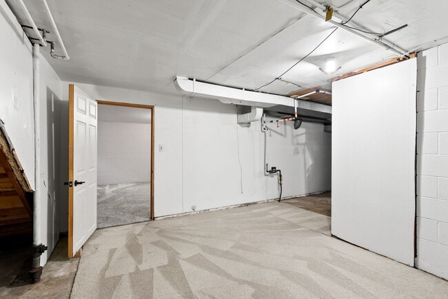 Building Photo - Beautiful South Perry Home