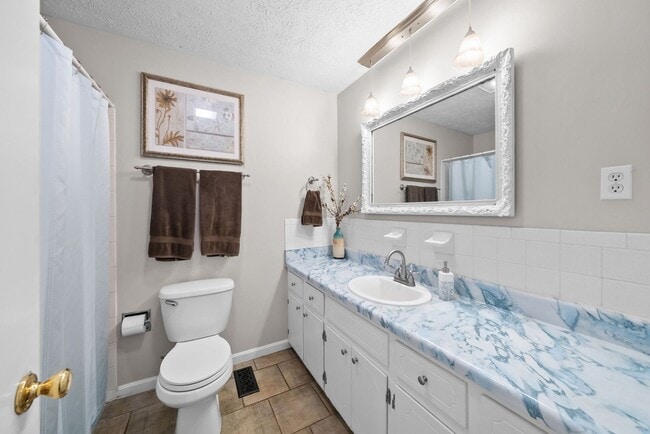 Building Photo - 3611 Bahama Dr