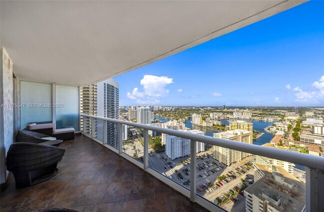 Building Photo - 1800 S Ocean Dr