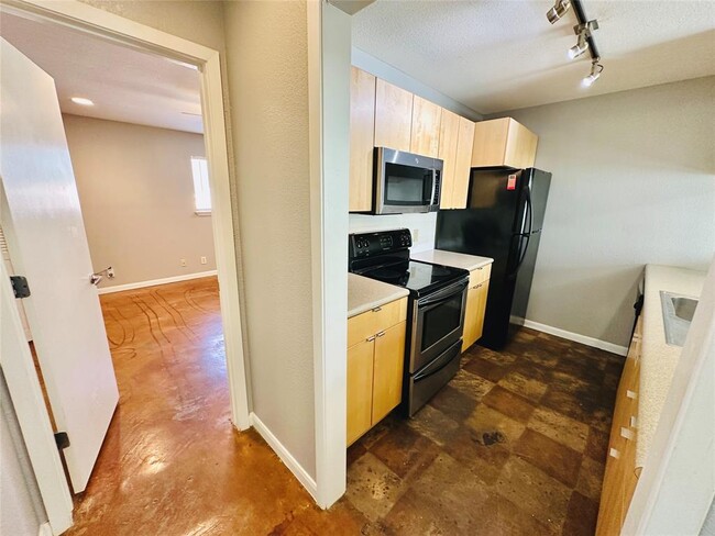 Building Photo - 3428 Willowrun Dr