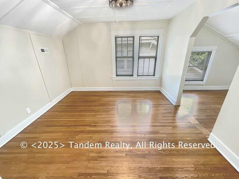 Building Photo - 2112 Westwood Ave