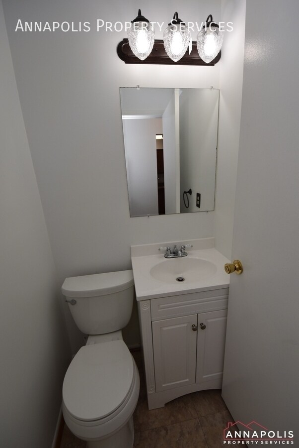 Building Photo - 1241 Birchcrest Ct